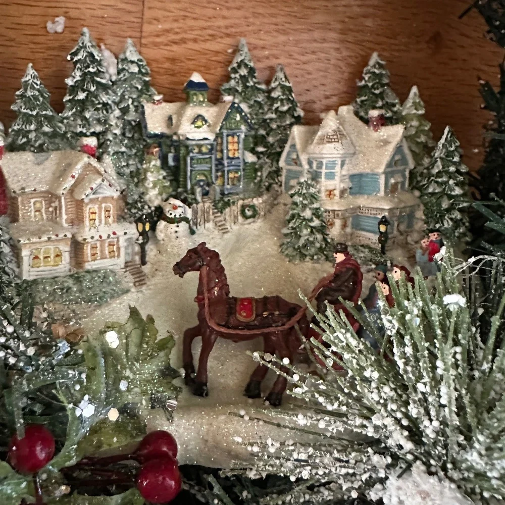 Victorian Themed Christmas Lights and Musical Artificial Wreath
